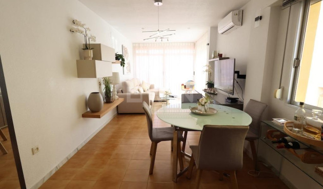 Odsprzedaż - Mieszkanie w bloku - Torrevieja - Costa Blanca