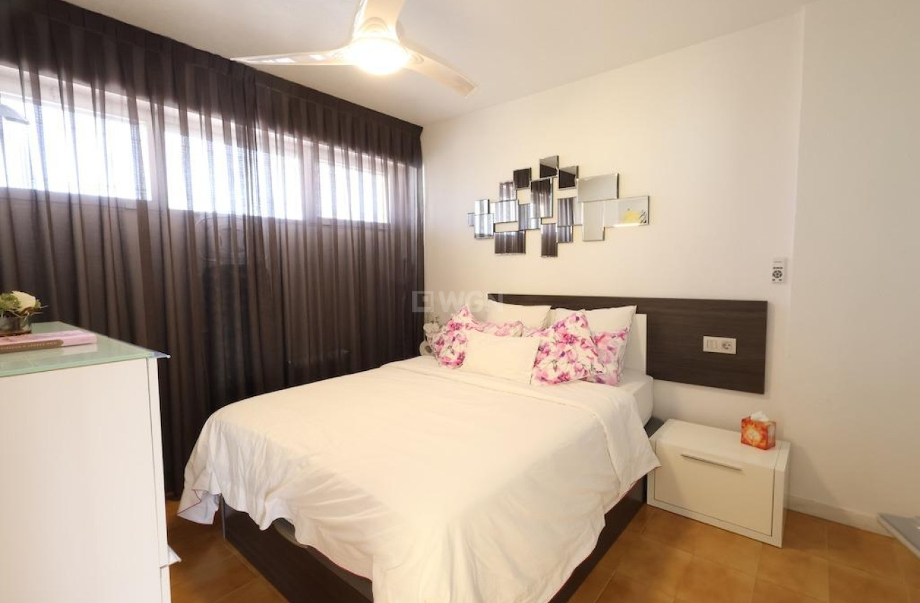 Odsprzedaż - Mieszkanie w bloku - Torrevieja - Costa Blanca