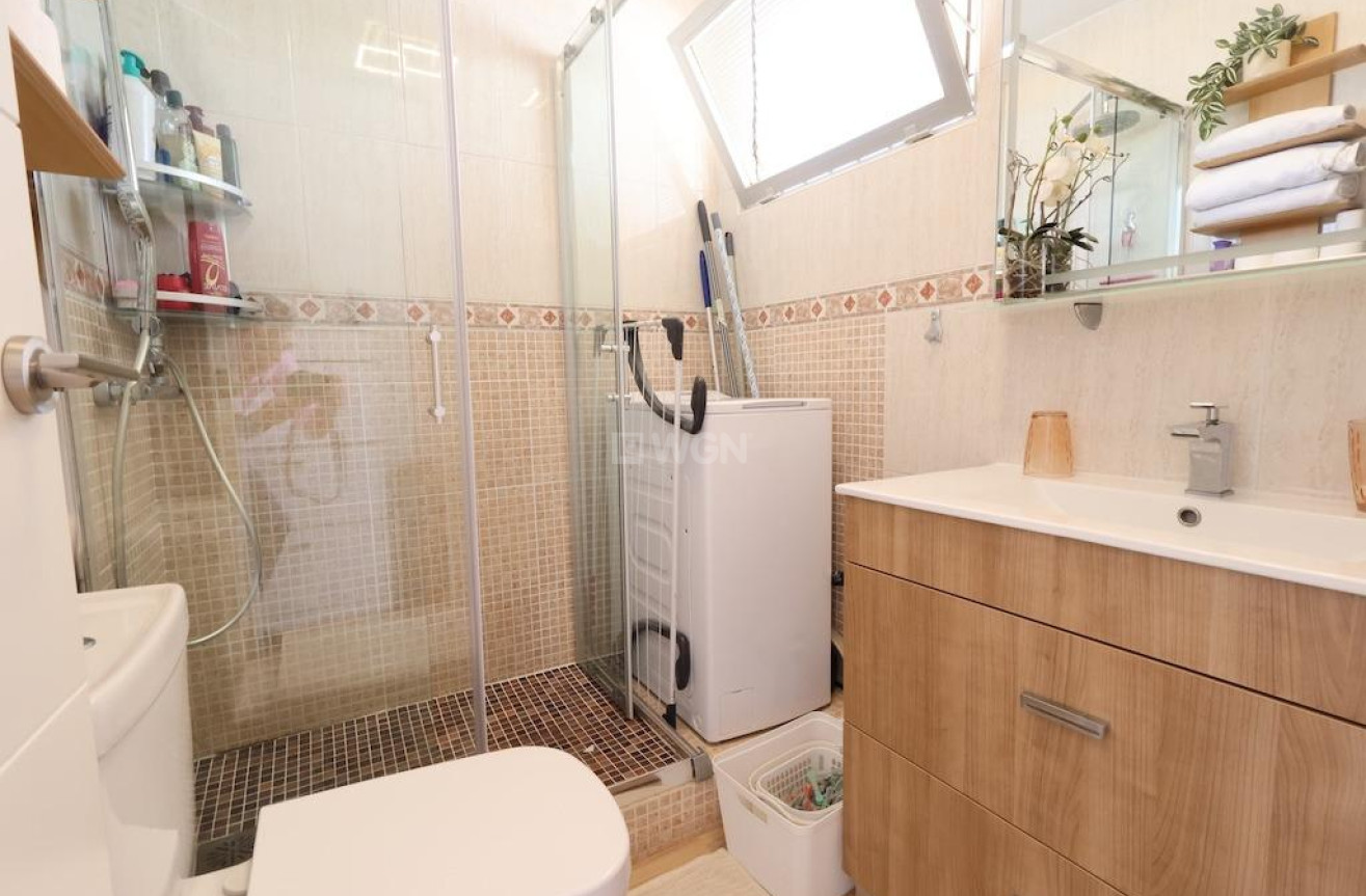 Odsprzedaż - Mieszkanie w bloku - Torrevieja - Costa Blanca