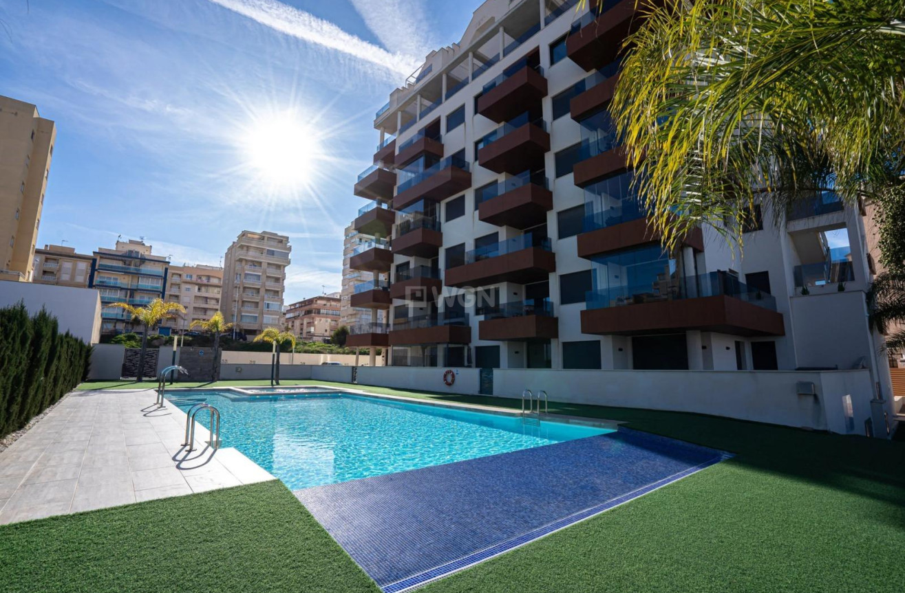 Reventa - Apartamento / piso - Guardamar del Segura - Puerto Deportivo