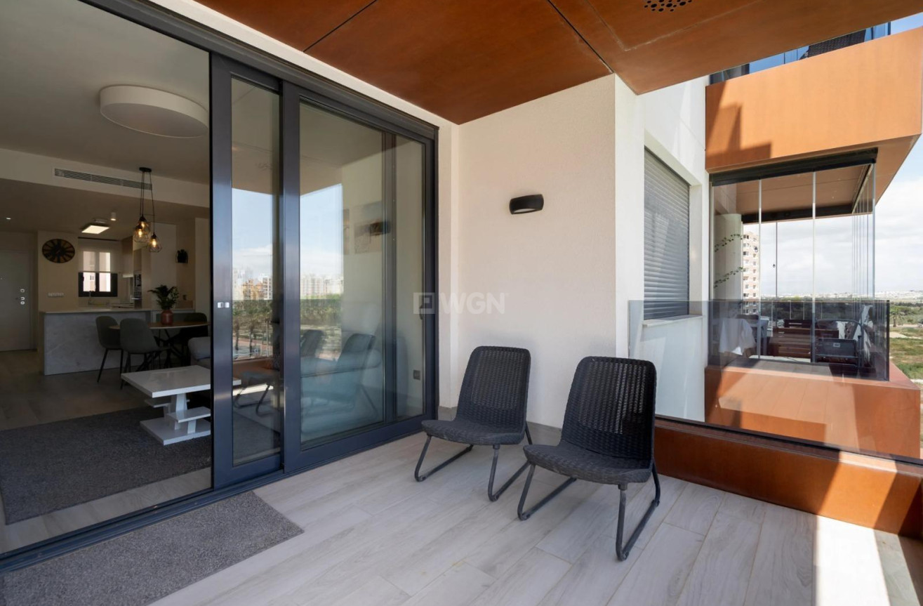 Reventa - Apartamento / piso - Guardamar del Segura - Puerto Deportivo
