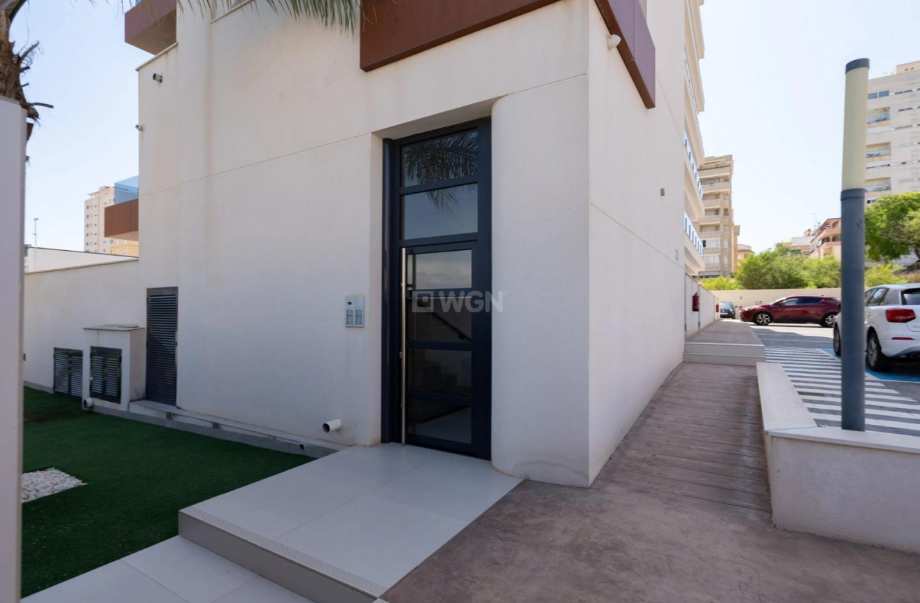 Reventa - Apartamento / piso - Guardamar del Segura - Puerto Deportivo
