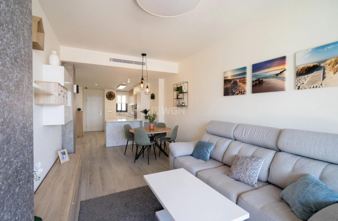 Reventa - Apartamento / piso - Guardamar del Segura - Puerto Deportivo