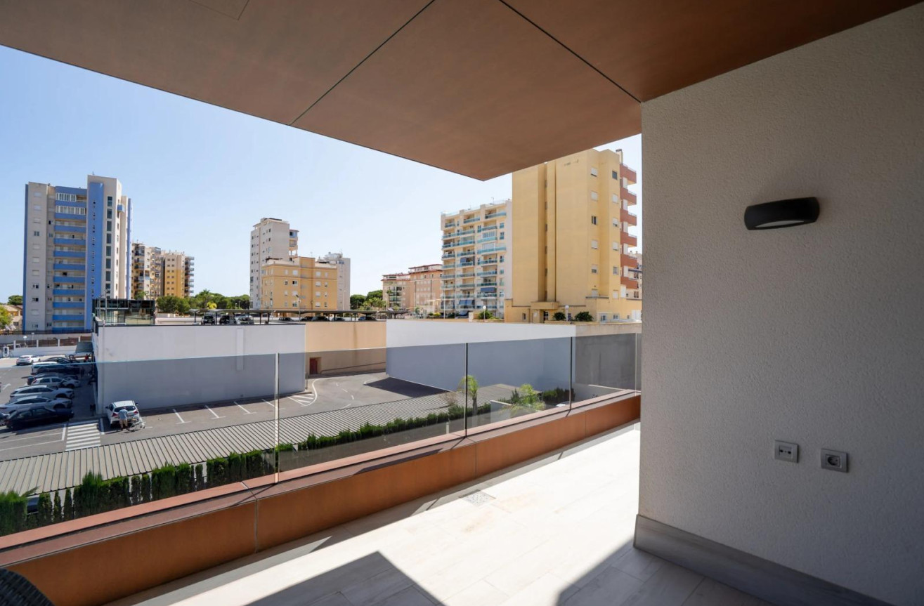 Reventa - Apartamento / piso - Guardamar del Segura - Puerto Deportivo