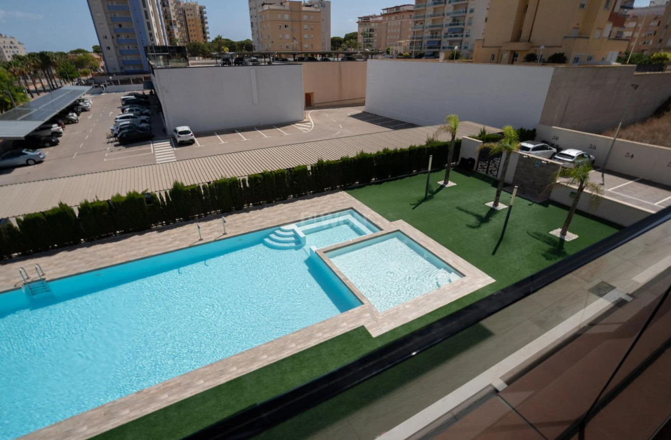Reventa - Apartamento / piso - Guardamar del Segura - Puerto Deportivo