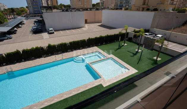 Reventa - Apartamento / piso - Guardamar del Segura - Puerto Deportivo