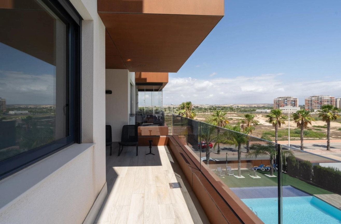 Reventa - Apartamento / piso - Guardamar del Segura - Puerto Deportivo
