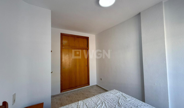 Odsprzedaż - Mieszkanie w bloku - Torrevieja - Playa de los Locos