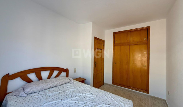 Odsprzedaż - Mieszkanie w bloku - Torrevieja - Playa de los Locos