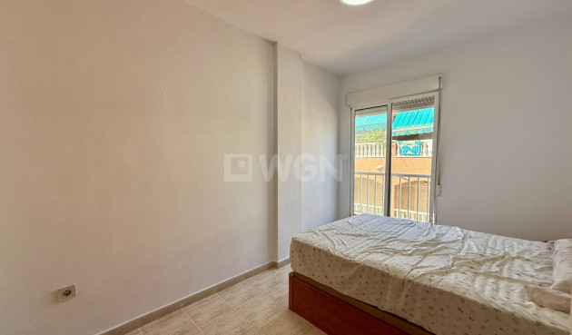 Odsprzedaż - Mieszkanie w bloku - Torrevieja - Playa de los Locos