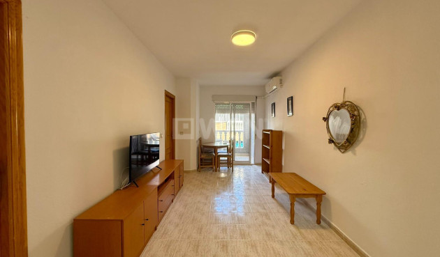 Odsprzedaż - Mieszkanie w bloku - Torrevieja - Playa de los Locos