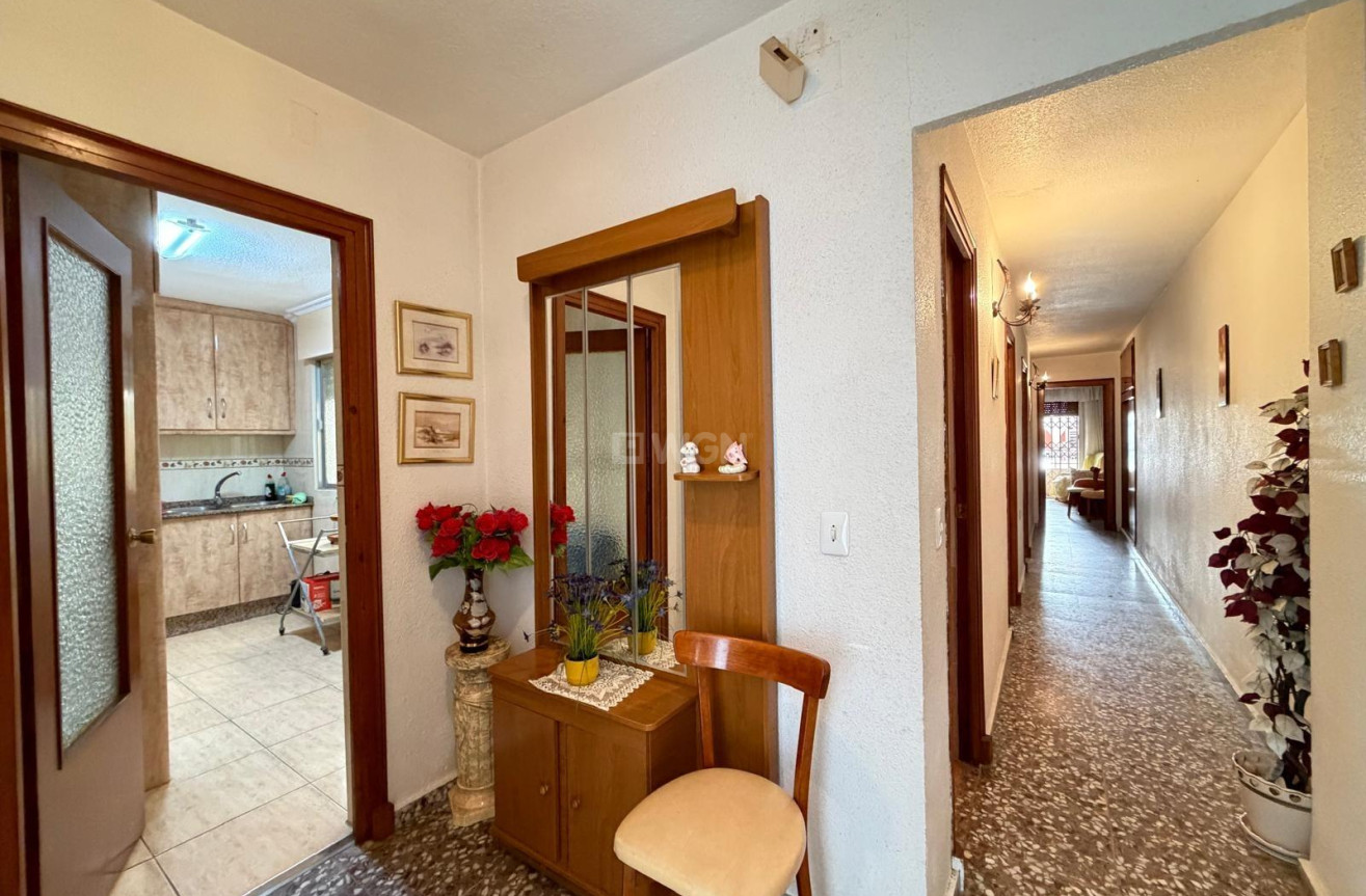 Reventa - Apartamento / piso - Torrevieja - Las Piscinas Naturales