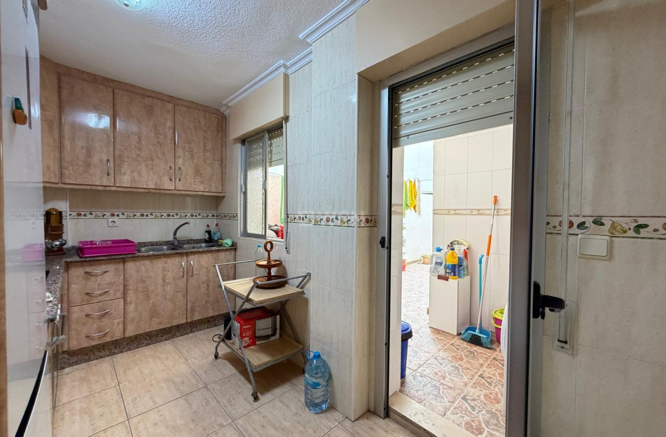 Reventa - Apartamento / piso - Torrevieja - Las Piscinas Naturales
