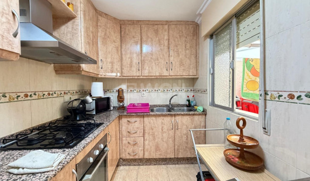 Reventa - Apartamento / piso - Torrevieja - Las Piscinas Naturales