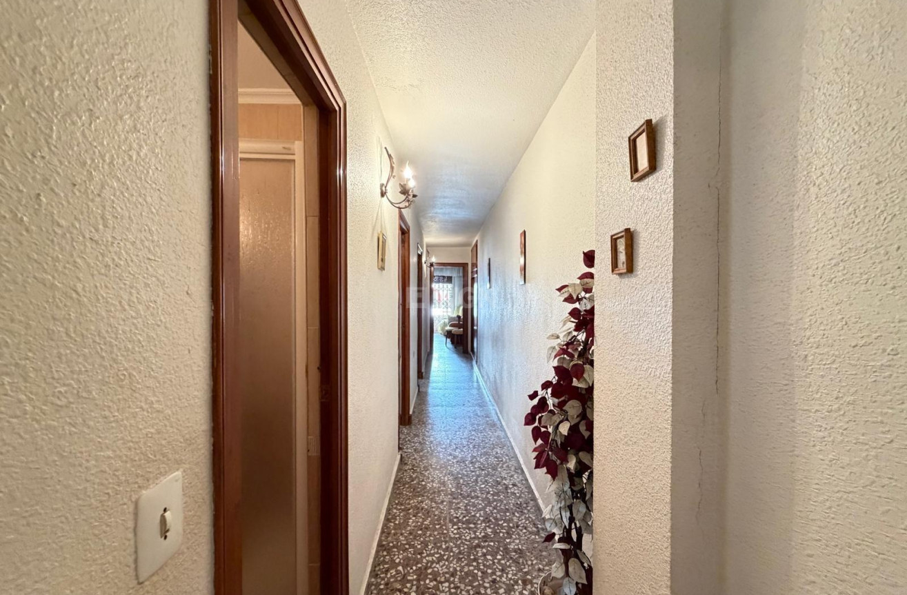 Reventa - Apartamento / piso - Torrevieja - Las Piscinas Naturales