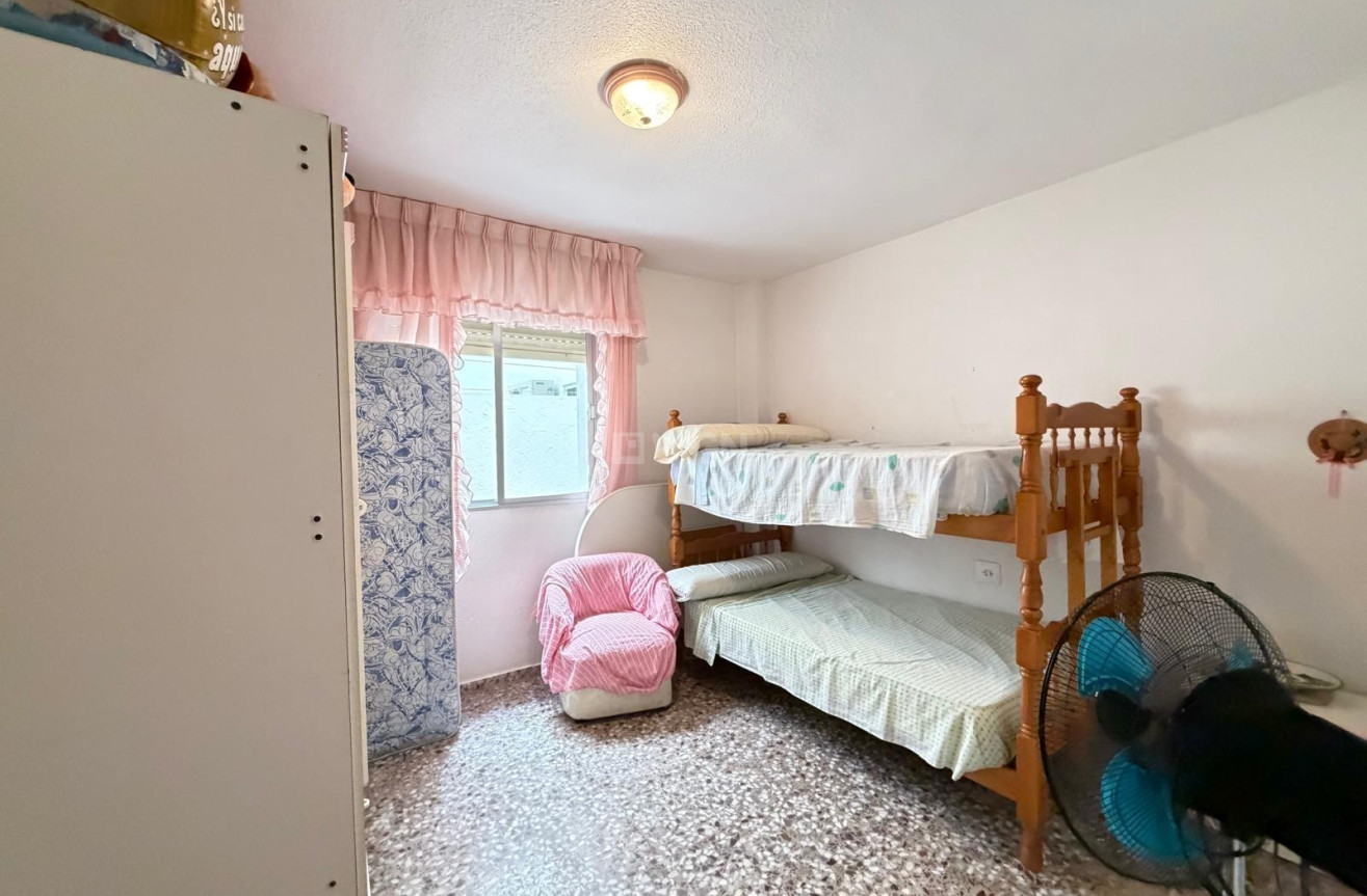 Reventa - Apartamento / piso - Torrevieja - Las Piscinas Naturales