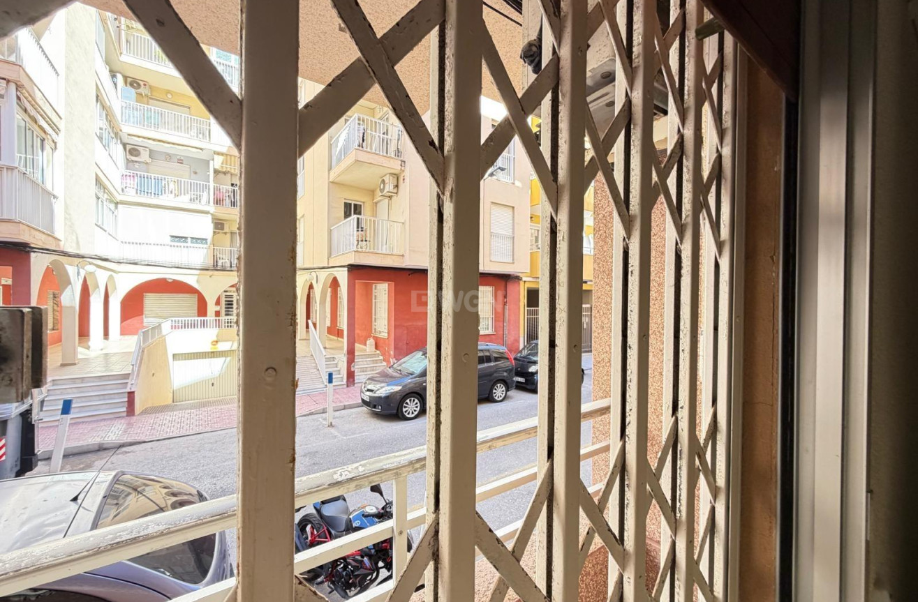 Reventa - Apartamento / piso - Torrevieja - Las Piscinas Naturales