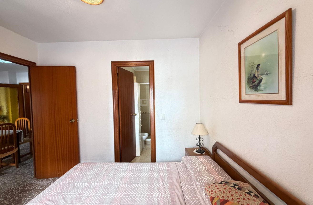 Reventa - Apartamento / piso - Torrevieja - Las Piscinas Naturales