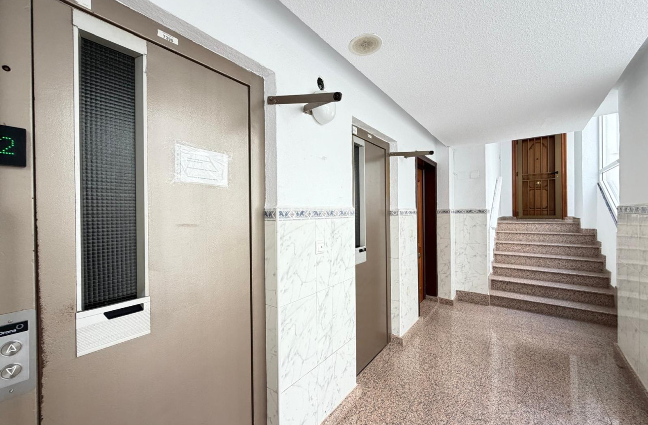 Reventa - Apartamento / piso - Torrevieja - Las Piscinas Naturales