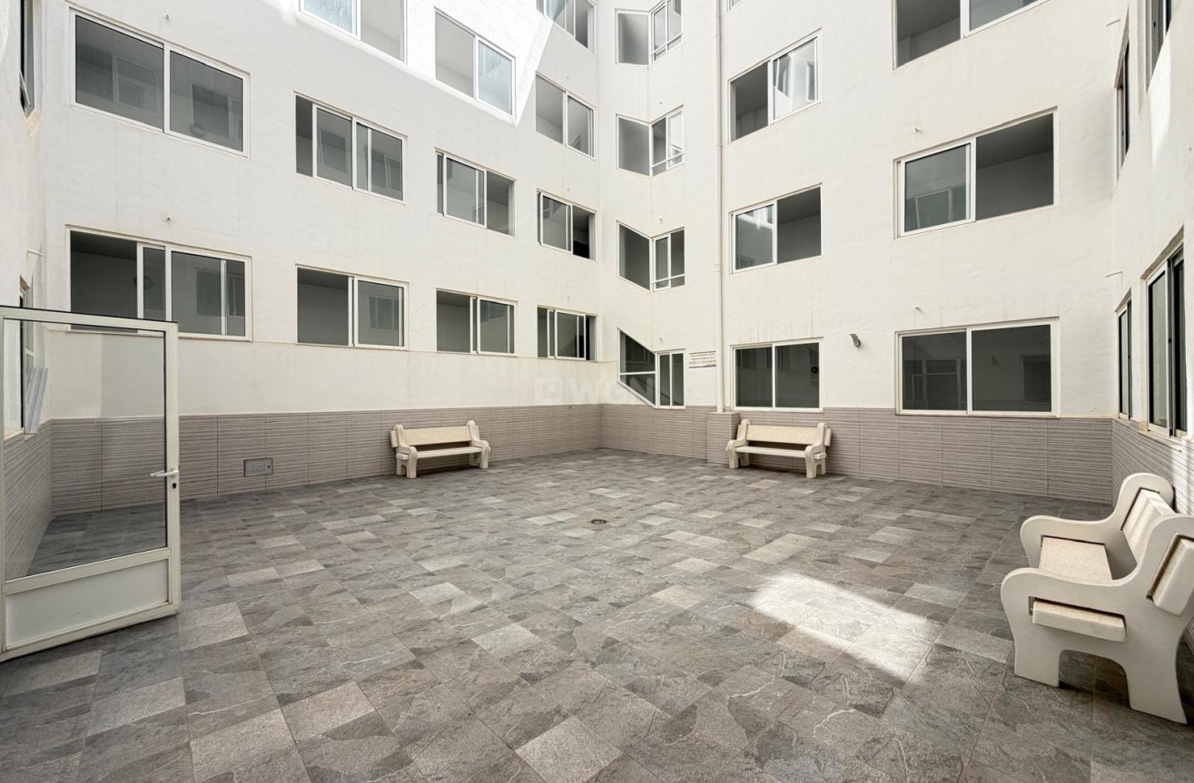 Reventa - Apartamento / piso - Torrevieja - Las Piscinas Naturales