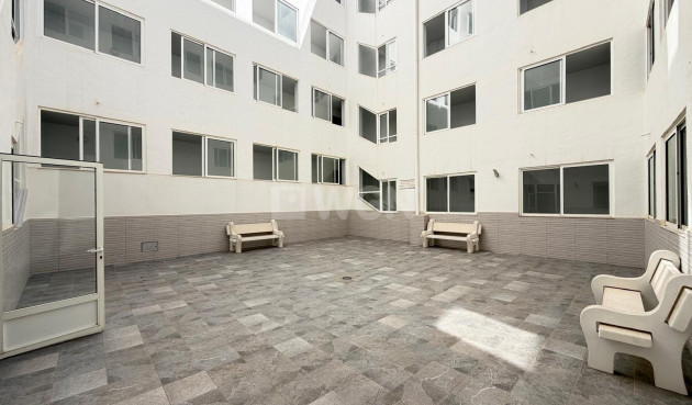 Reventa - Apartamento / piso - Torrevieja - Las Piscinas Naturales
