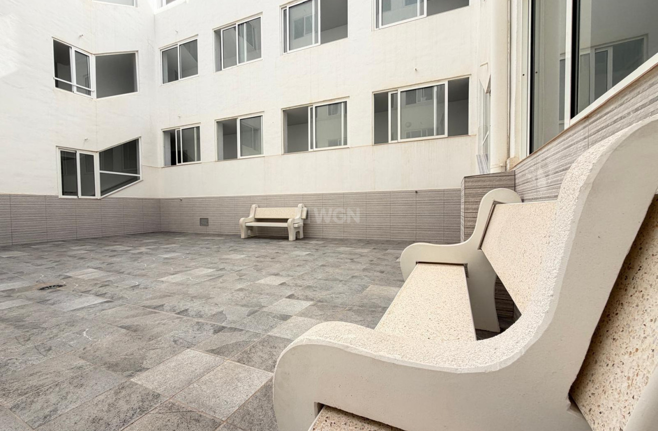 Reventa - Apartamento / piso - Torrevieja - Las Piscinas Naturales