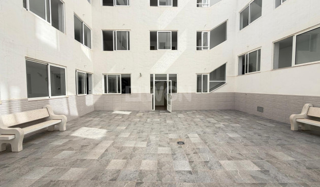 Reventa - Apartamento / piso - Torrevieja - Las Piscinas Naturales