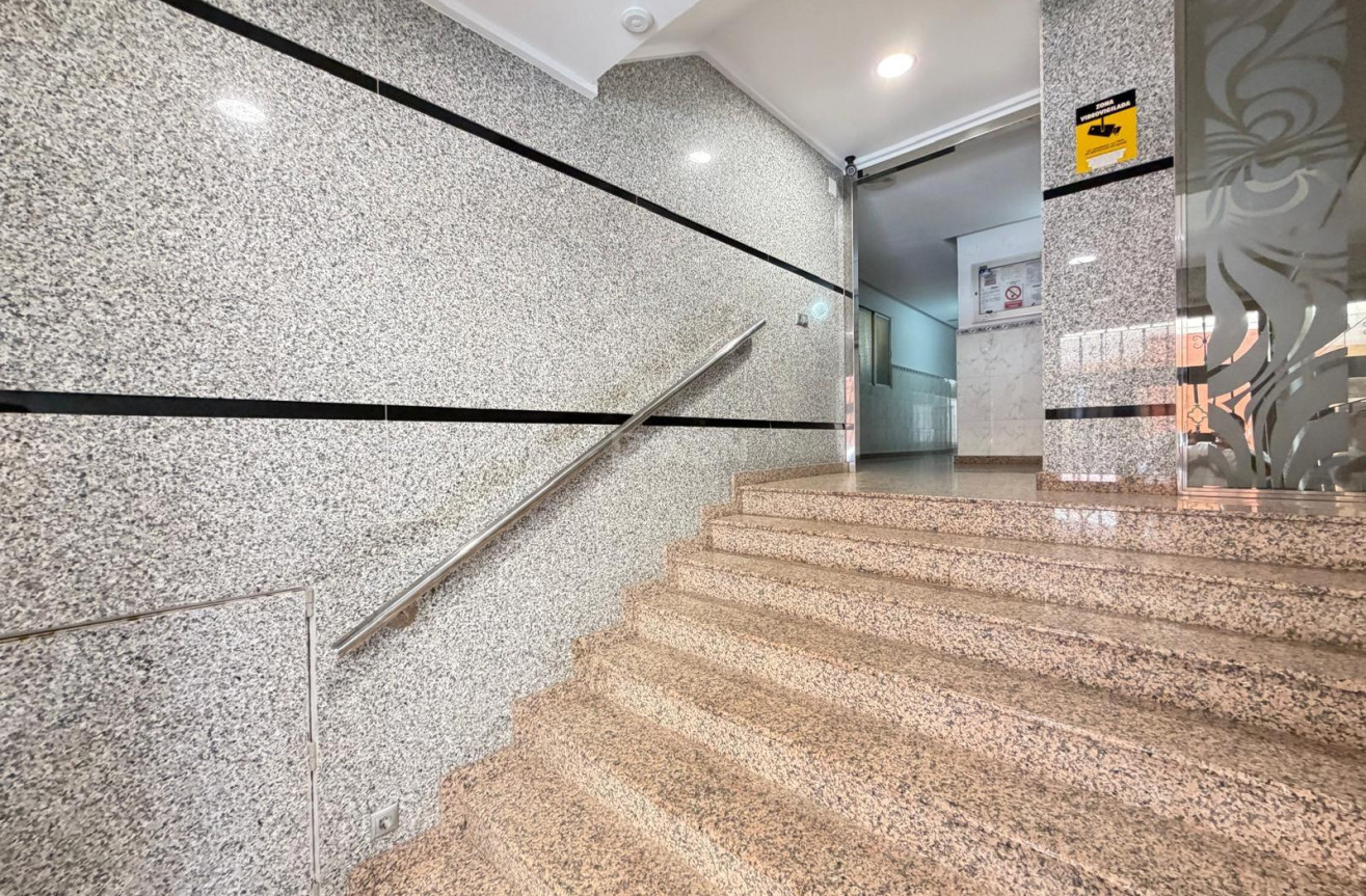 Reventa - Apartamento / piso - Torrevieja - Las Piscinas Naturales