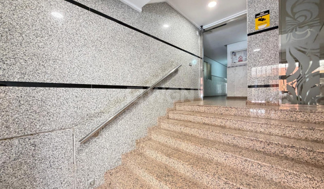 Reventa - Apartamento / piso - Torrevieja - Las Piscinas Naturales