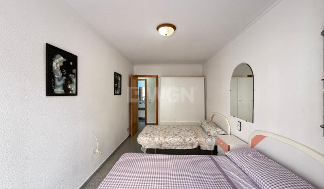 Odsprzedaż - Mieszkanie w bloku - Torrevieja - Playa del Cura