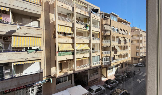 Odsprzedaż - Mieszkanie w bloku - Torrevieja - Playa del Cura