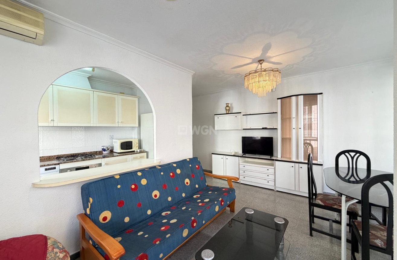 Odsprzedaż - Mieszkanie w bloku - Torrevieja - Playa del Cura