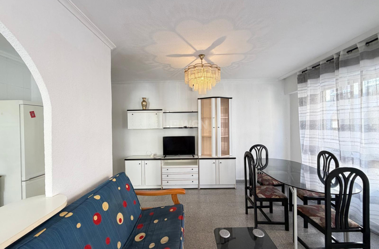 Odsprzedaż - Mieszkanie w bloku - Torrevieja - Playa del Cura