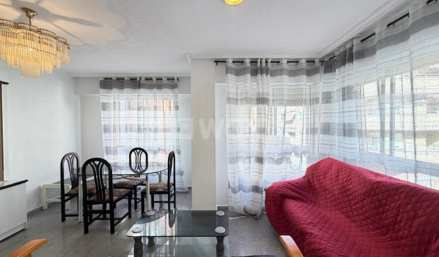 Odsprzedaż - Mieszkanie w bloku - Torrevieja - Playa del Cura
