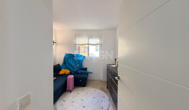 Wiederverkauf - Wohnung - Torrevieja - Punta Prima