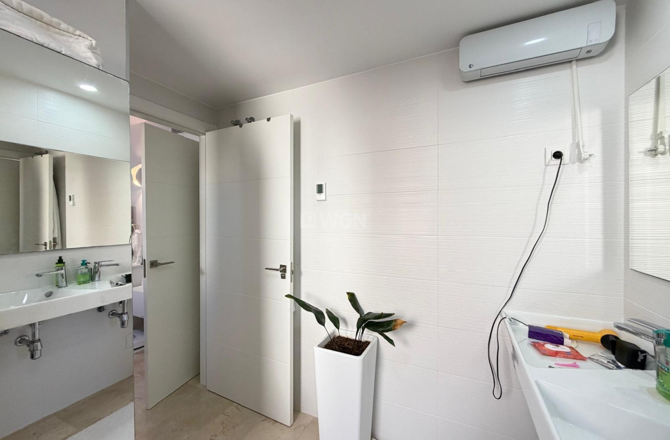 Wiederverkauf - Wohnung - Torrevieja - Punta Prima