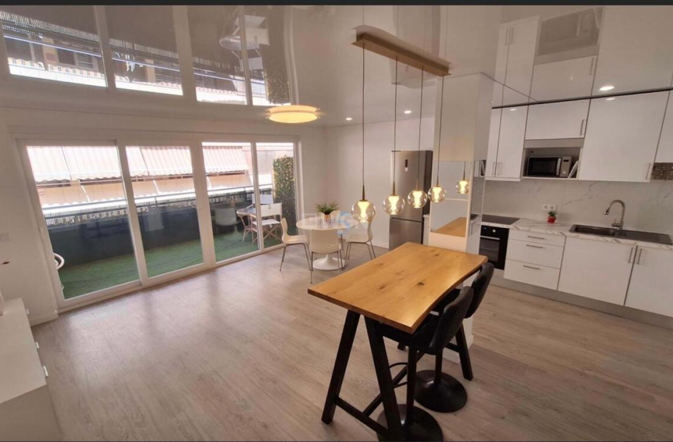 Reventa - Apartamento / piso - Torrevieja - Playa Acecion