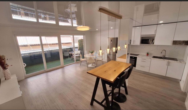 Reventa - Apartamento / piso - Torrevieja - Playa Acecion