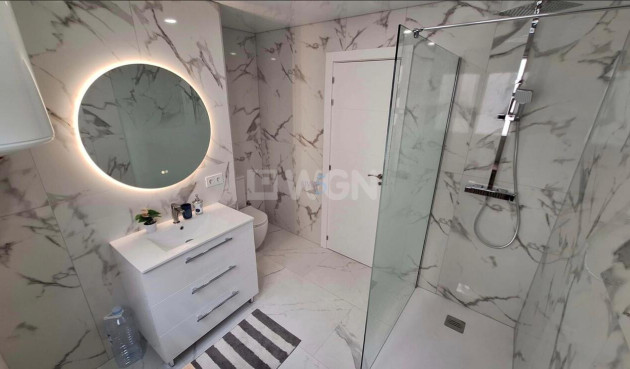 Reventa - Apartamento / piso - Torrevieja - Playa Acecion
