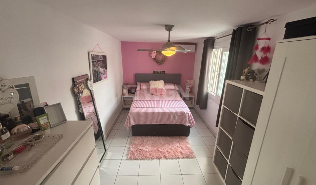 Reventa - Apartamento / piso - Urbanización El Chaparral