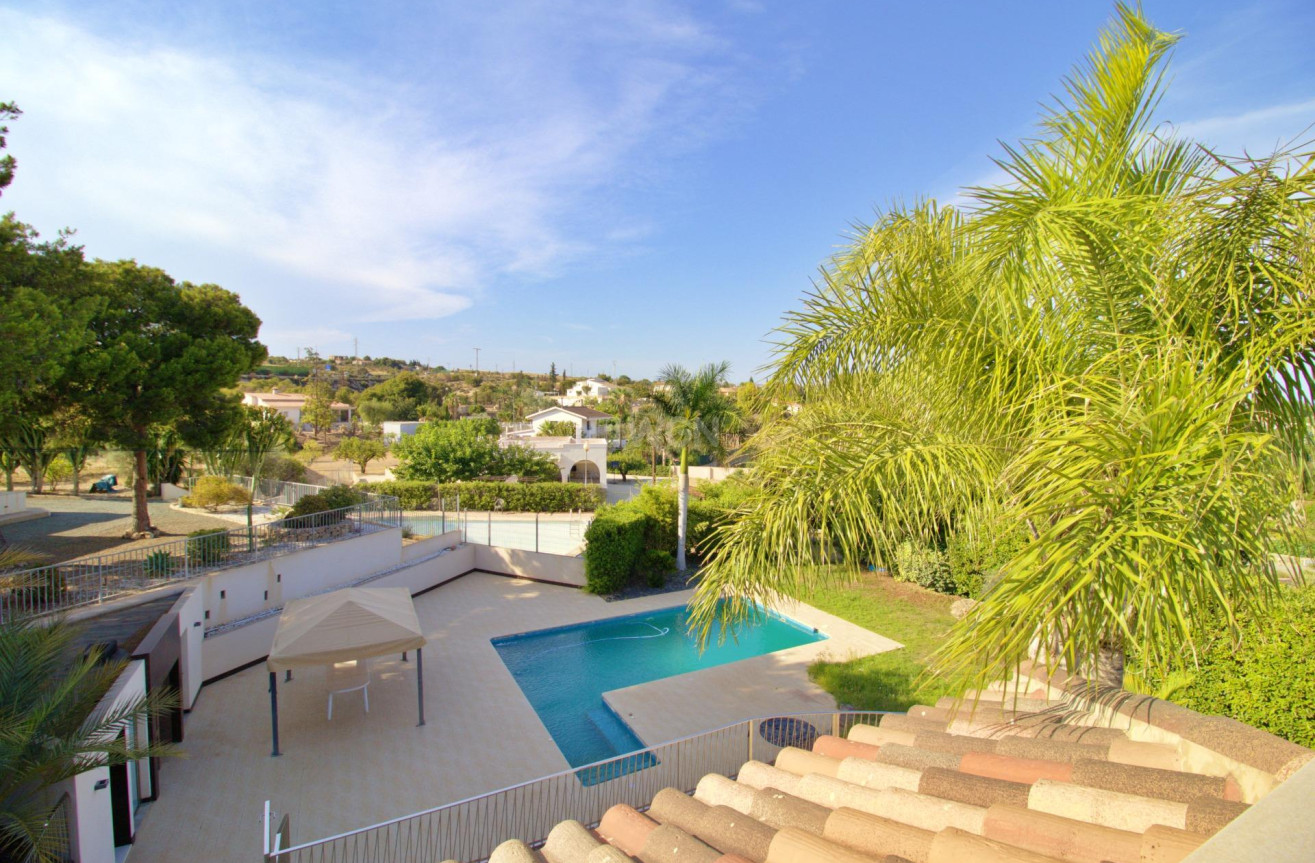 Odsprzedaż - Villa - Elche Pedanías - Peña las Águilas