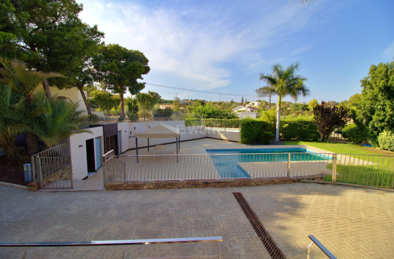Odsprzedaż - Villa - Elche Pedanías - Peña las Águilas