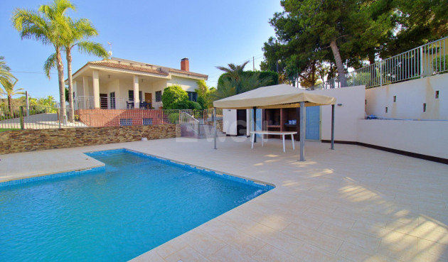 Odsprzedaż - Villa - Elche Pedanías - Peña las Águilas