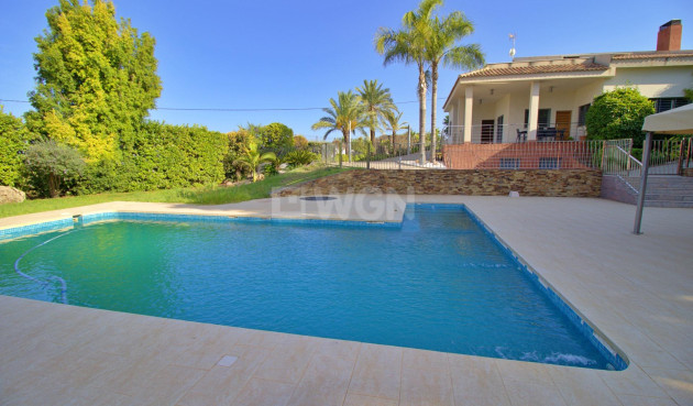 Odsprzedaż - Villa - Elche Pedanías - Peña las Águilas