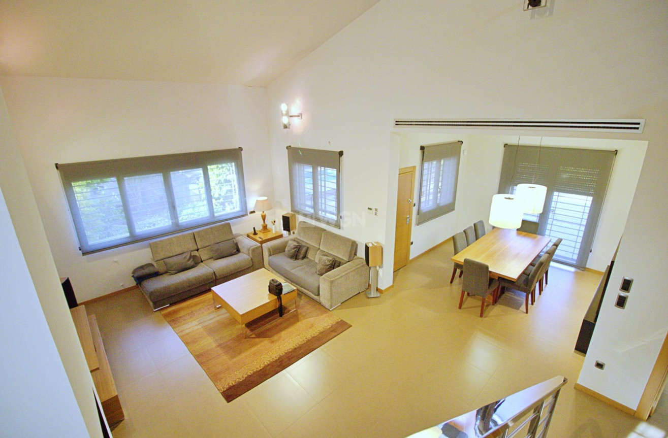 Odsprzedaż - Villa - Elche Pedanías - Peña las Águilas