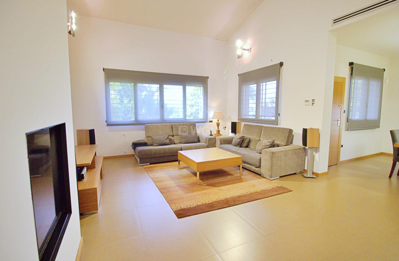 Odsprzedaż - Villa - Elche Pedanías - Peña las Águilas