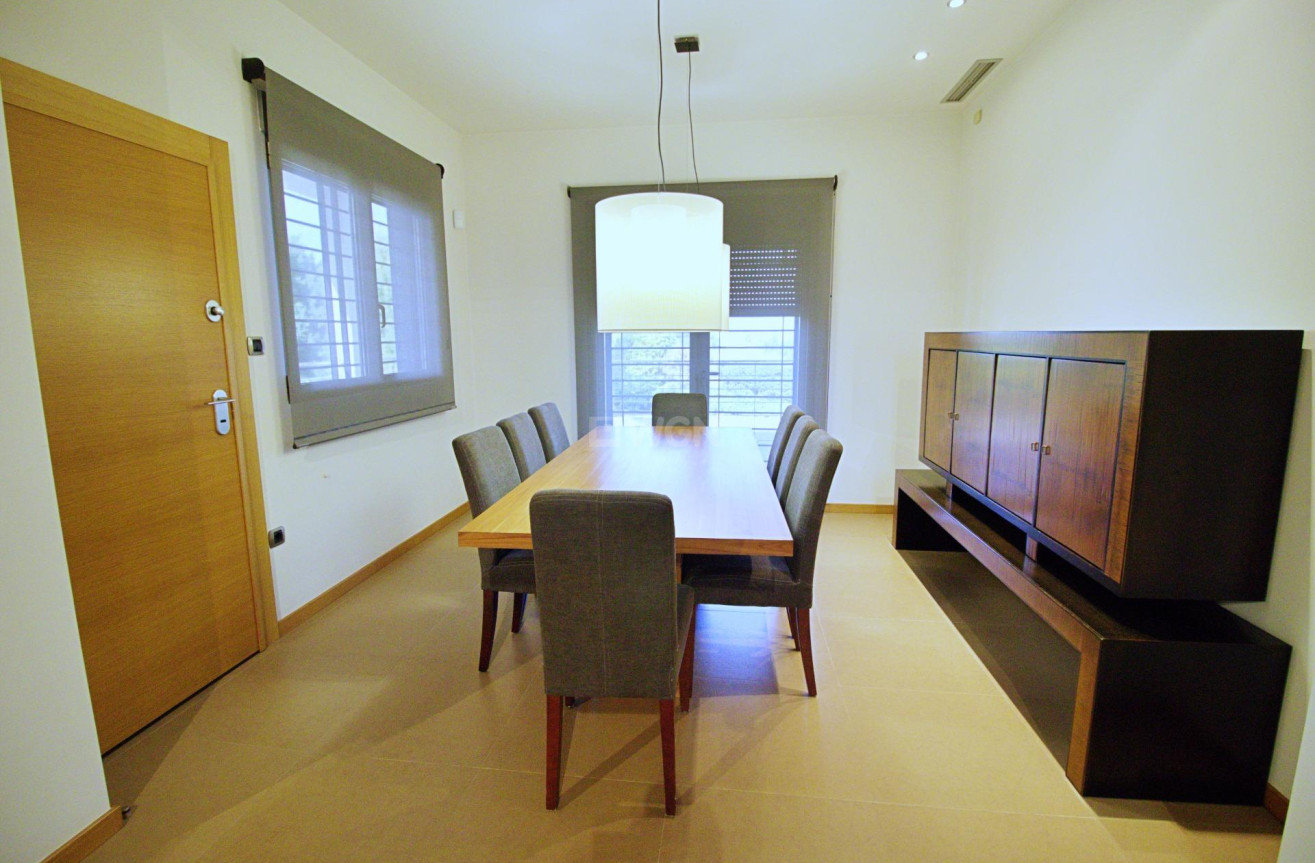 Odsprzedaż - Villa - Elche Pedanías - Peña las Águilas