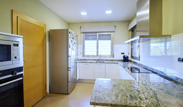 Odsprzedaż - Villa - Elche Pedanías - Peña las Águilas