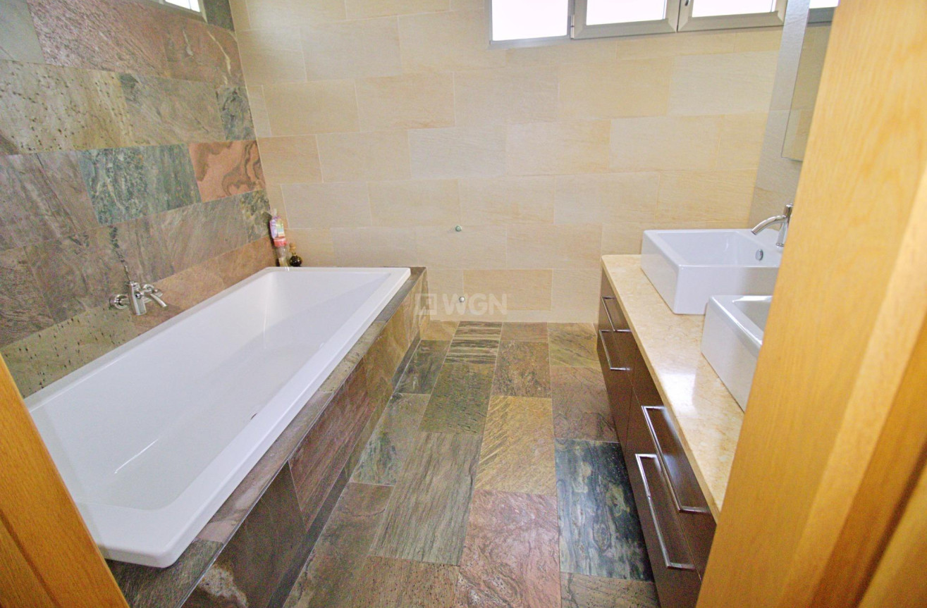 Odsprzedaż - Villa - Elche Pedanías - Peña las Águilas