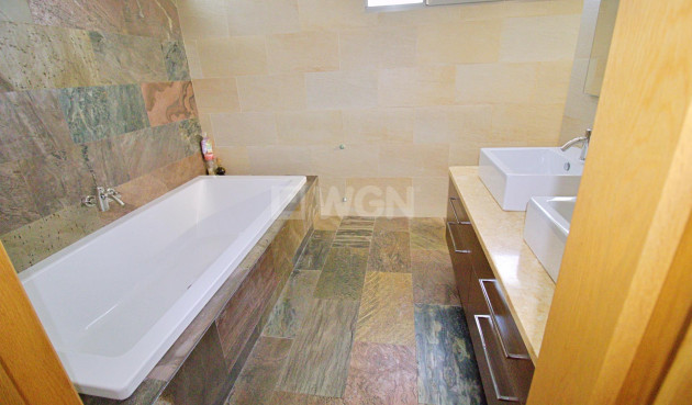 Odsprzedaż - Villa - Elche Pedanías - Peña las Águilas